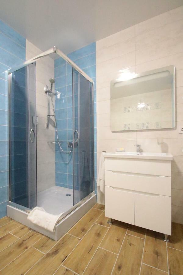 Lviv Center Vip New Building Apartment Ngoại thất bức ảnh